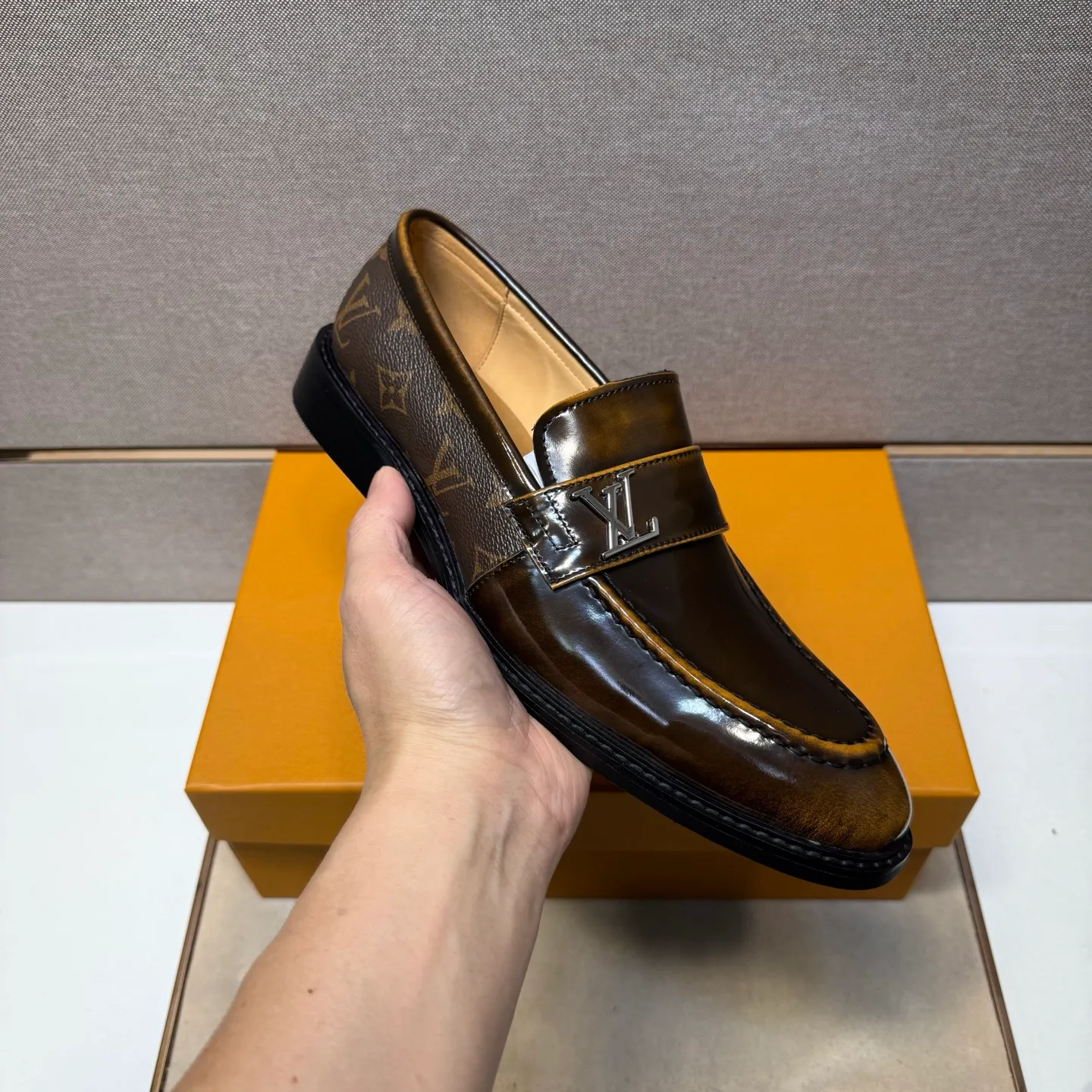 Men's men's shoes 💰pp462【LV～】Men's casual leather shoes 2025z cabinet sales simultaneously 🔶Size: 39-44#️⃣ 🔷2 colors🔜The upper is made of multi-material splicing➕Cow leather lining, comfortable and breathable, sole: original comfortable and wear-resistant outsole, ⚠️real thing📱photographed🎬real thing is better📢📢📢